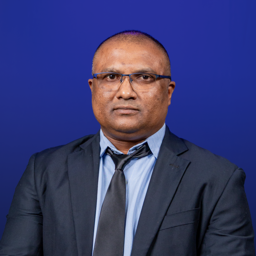 Mohamed Firooz Kalidien Onderdirecteur Dienstverlening